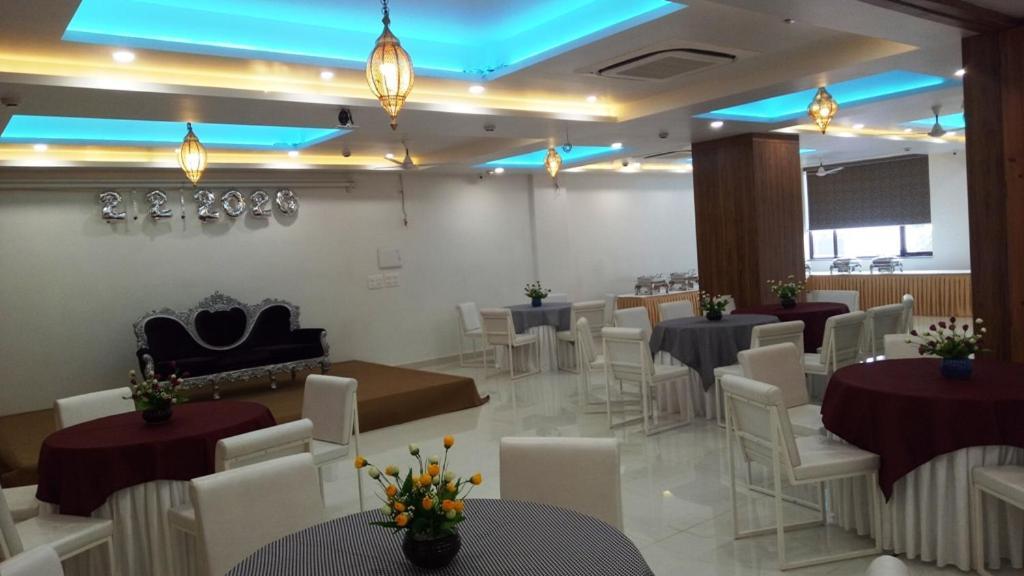 Alankrita Suites & Party Halls Meerut Extérieur photo
