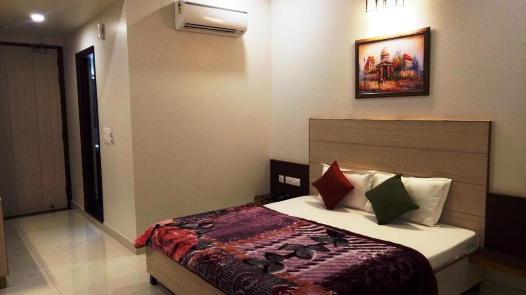 Alankrita Suites & Party Halls Meerut Extérieur photo