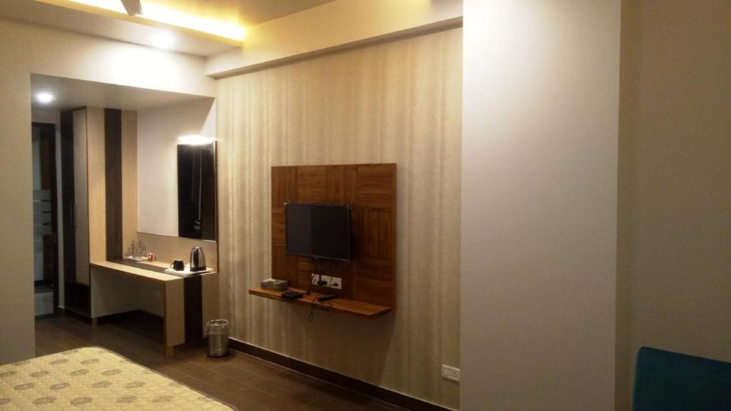 Alankrita Suites & Party Halls Meerut Extérieur photo