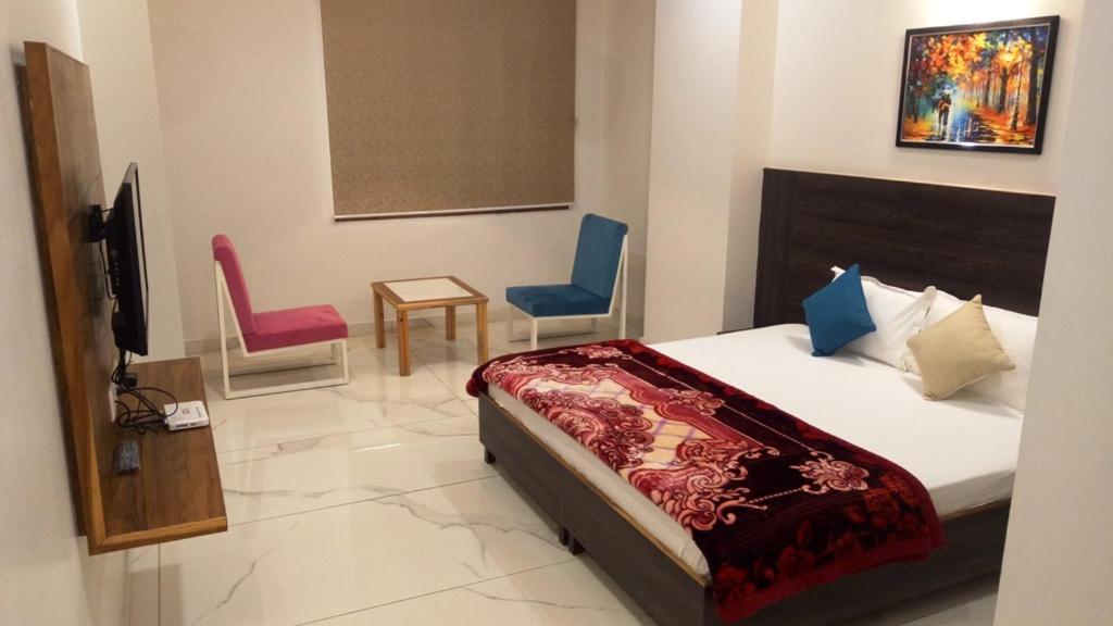 Alankrita Suites & Party Halls Meerut Extérieur photo