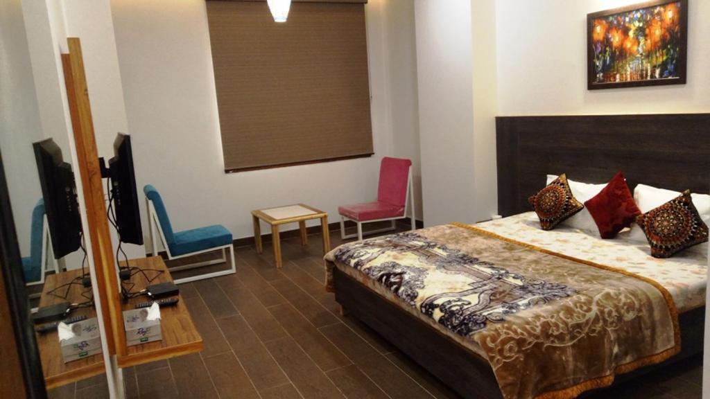 Alankrita Suites & Party Halls Meerut Extérieur photo